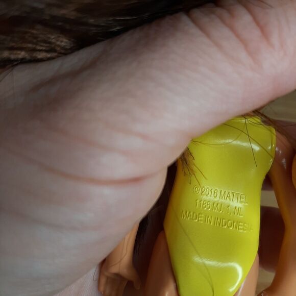 Mattel Barbie 2016 Club Chelsea Beach Brunette Green Eyed Doll Pineapple Stripe - Picture 6 of 7